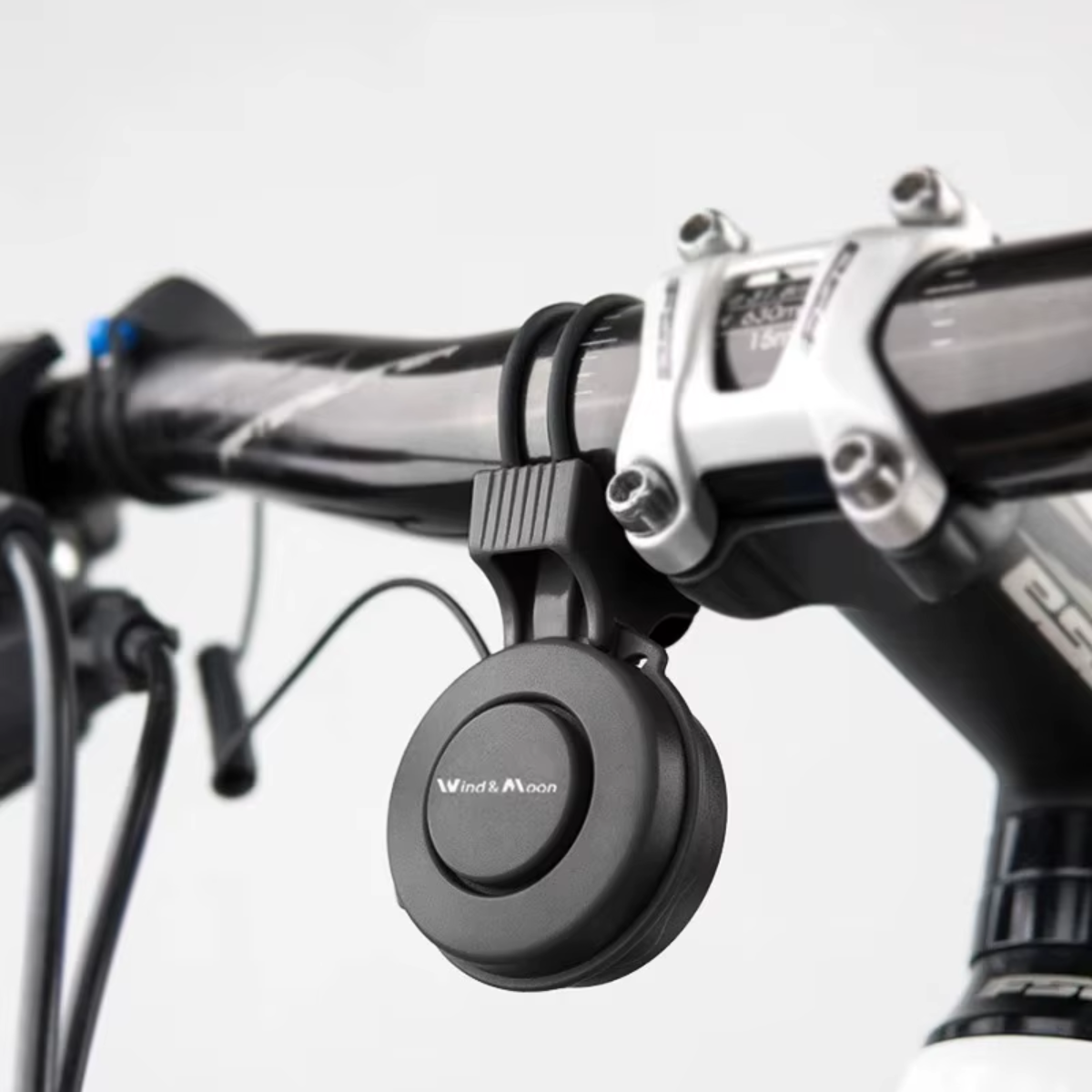 Veltrix Elektrische Fahrradklingel am Fahrradlenker montiert