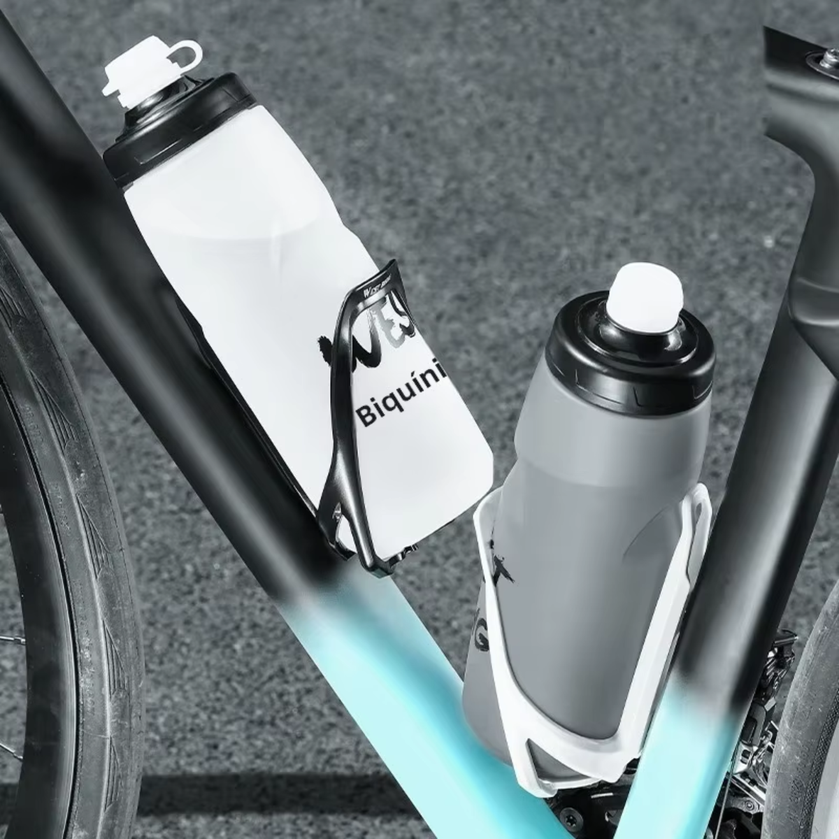  Fahrrad Flaschenhalter montiert am Fahrradrahmen im Einsatz