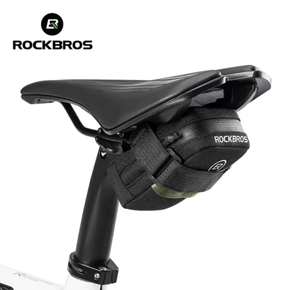 Seitenansicht der ROCKBROS Fahrrad Satteltasche Mini am Sattel befestigt